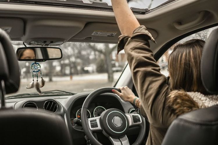 Mau Liburan Naik Mobil Simak Tips Memilih Musik Untuk Menemani Saat Menyetir Semua Halaman Gridoto Com<script async src=