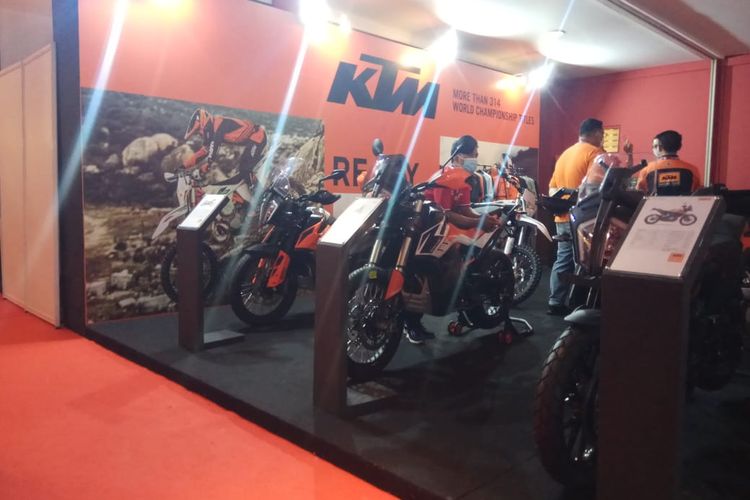 Premium Motorindo Abadi, Awalnya Jual 