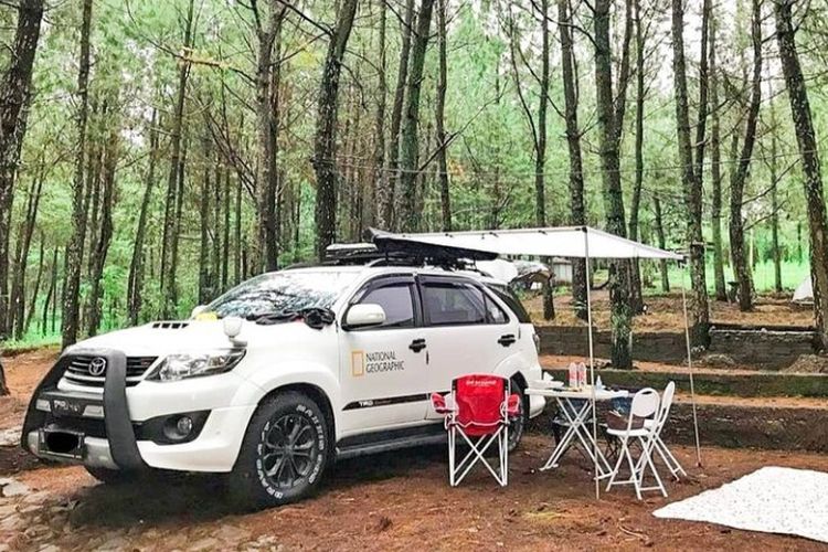 Buat yang Doyan Camping, Pasang Awning di Mobil Harganya Mulai Segini