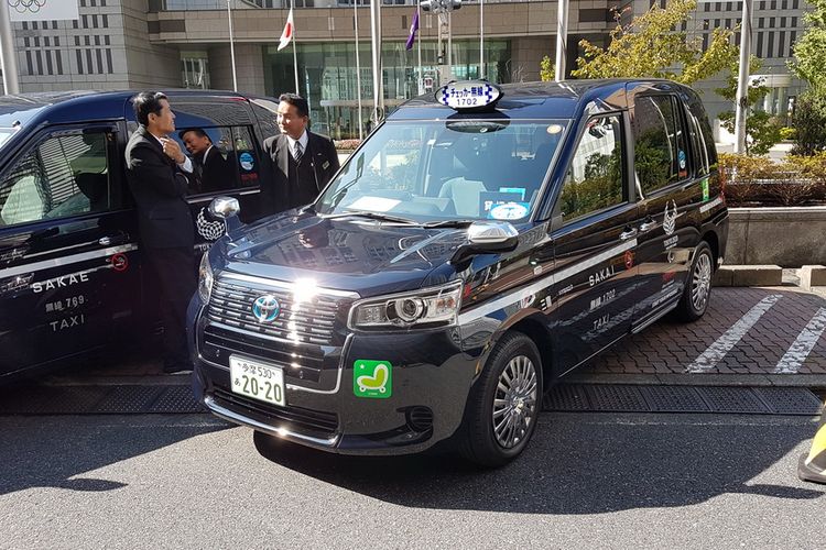 токио. такси токио. японский таксист. японское такси тойота. Toyota jpn taxi 1990.