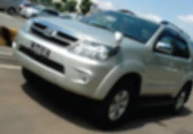 Daftar Harga Mobil Bekas Toyota Fortuner 2007, Mesin Diesel Dijual Cuma Segini