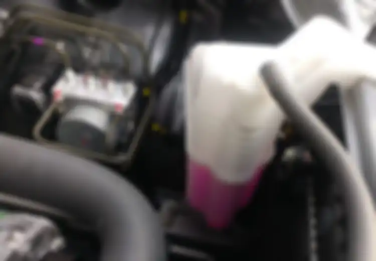 Sebelum Overheat, Begini Cara Mudah Cek Kebocoran Tabung Reservoir Radiator Mobil Bekas