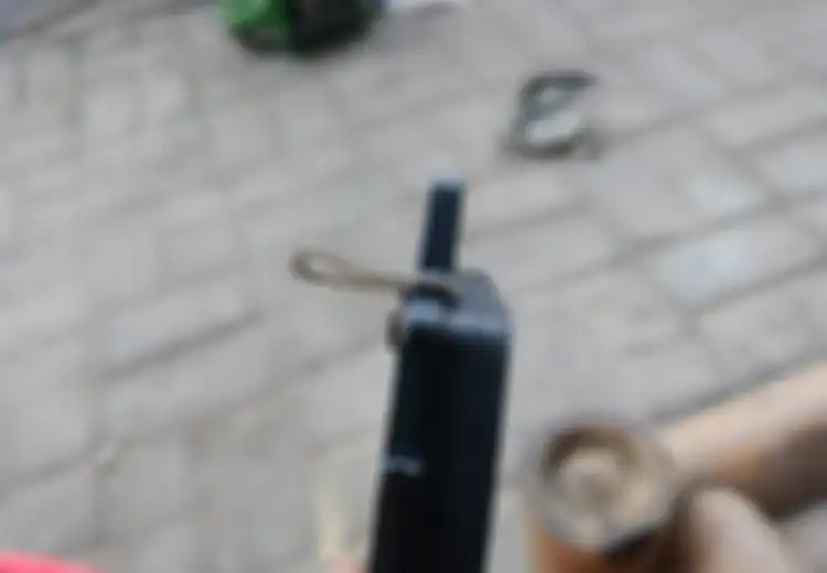 Ternyata Ini Fungsi Pelat Kecil Yang Ada Di Kampas Rem Mobil Bekas