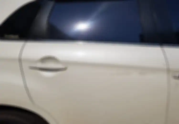 Begini Cara Mencegah Cat Menguning Setelah Beli Mobil Bekas Warna Putih