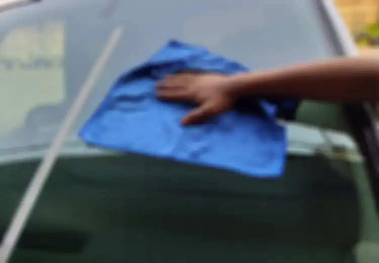 Ini Sebabnya Kaca Depan Mobil Bekas Jangan Dibersihkan Secara Ngasal