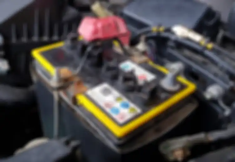 Nggak Cuma Jamuran, Terminal Aki Mobil Bekas Juga Bisa Meleleh Karena Hal Ini
