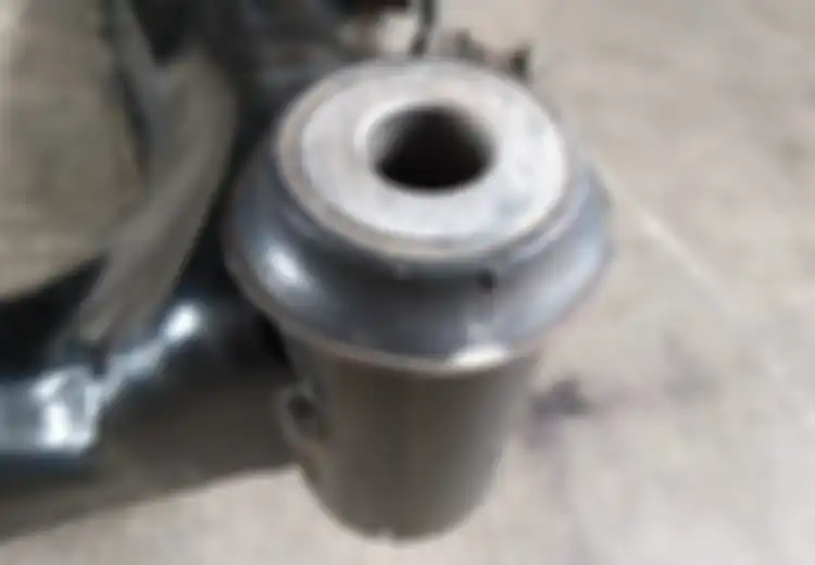 Buat Yang Belum Tahu, Begini Gejala Bushing Arm Mobil Bekas Rusak