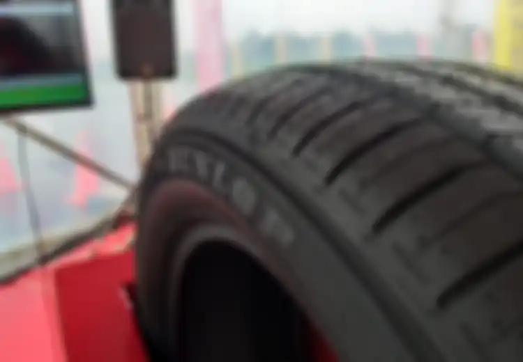 Harus Tahu, Hal Sepele Ini Penyebab Ban Mobil Bekas Muncul Retak Halus