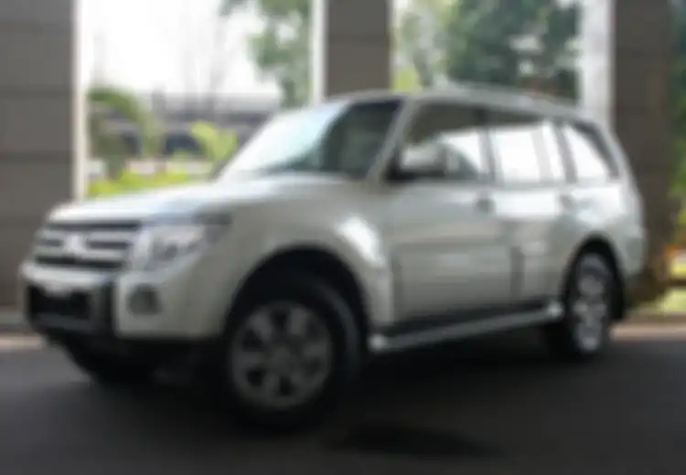 Tanpa Embel-embel Sport, Intip Harga Mitsubishi Pajero 4.000 Cc Ini