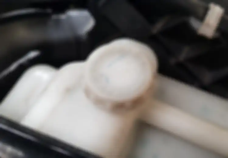 Begini Cara Tepat Cek Air Radiator Mobil Bekas Saat Libur Weekend