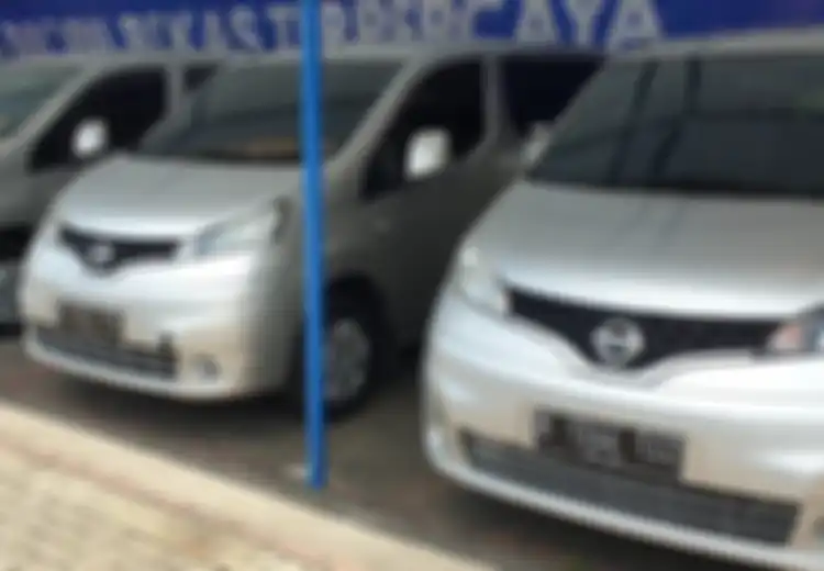 Mudik Lebaran Naik Mobil Bekas Nissan Evalia 2012, Luas Harganya Murah