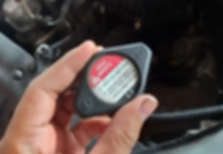Persiapan Mudik, Ini Ciri-ciri Tutup Radiator Di Mobil Bekas Mulai Rusak