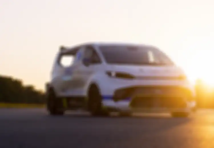 Tak Lagi Fokus Mobil Listrik, Ford Tarik Rem dan Main di Baterai Model Begini