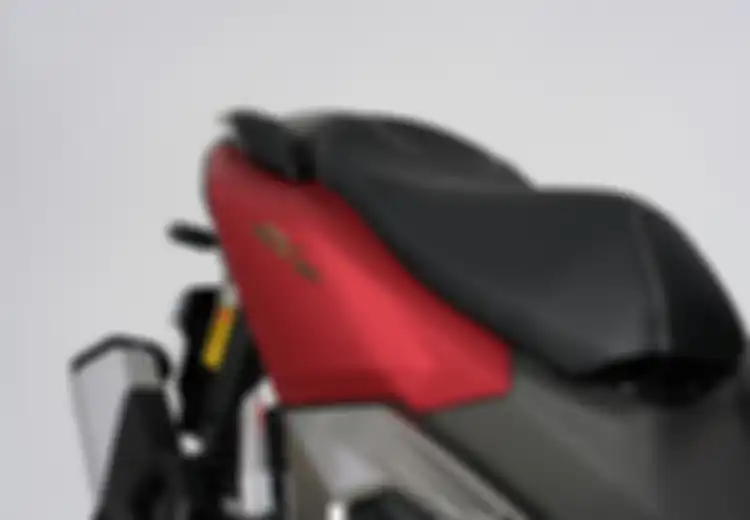 Kebiasaan Ini Ternyata Bikin Kulit Jok Motor Cepat Keras !
