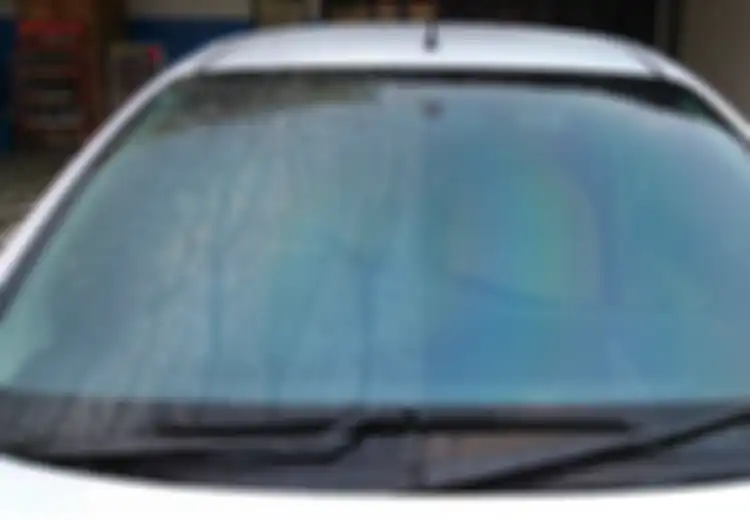 Sambil Ngabuburit, Begini Cara Bersihkan Lubang Air Wiper Mobil Bekas