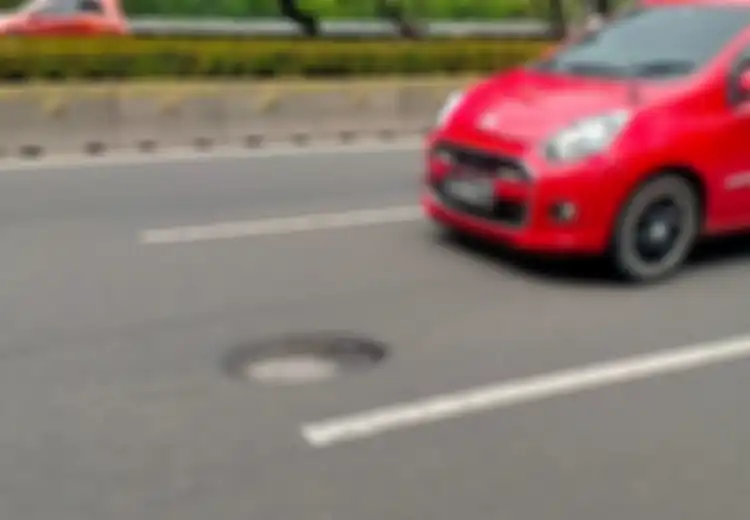 Ini Dia Korban Mobil Bekas Sering Hantam Lubang Di Kecepatan Tinggi