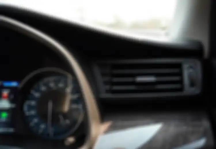 Bau Apek Tercium Saat AC Mobil Hidup, Ini Dia Penyebabnya Sob