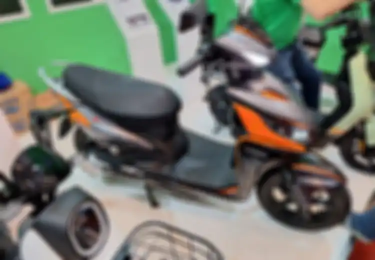 Dijual Mulai Rp 12 Jutaan, Motor Listrik Lisgo Resmi Meluncur di IMOS+ 2023