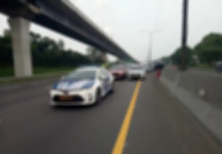 Tol Jakarta-Cikampek Masih Padat, Polisi Terapkan Skema Khusus