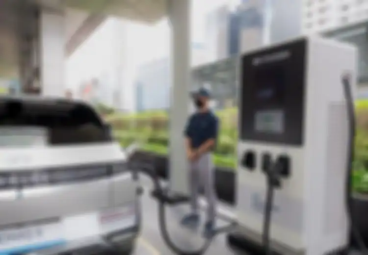 Mirip Handphone, Ini Kebiasaan yang Bikin Baterai Mobil Listrik Cepat Drop