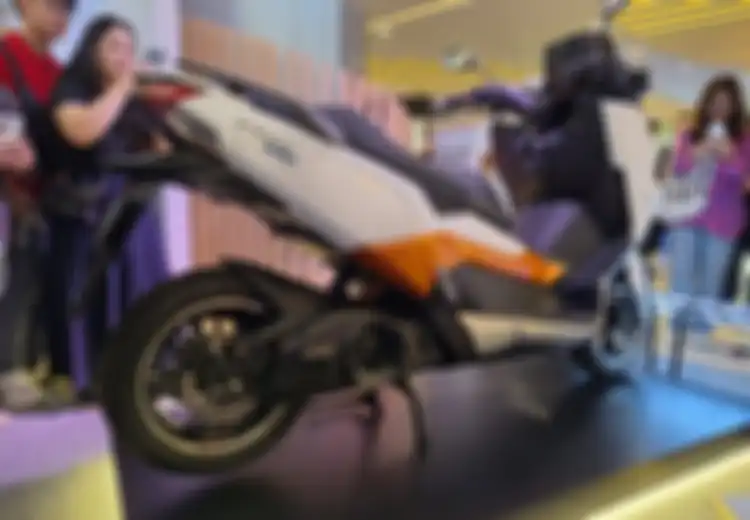 Motor Listrik Polytron Fox 500 Bisa Isi Baterai Sendiri Tanpa Dicharge, Begini Caranya