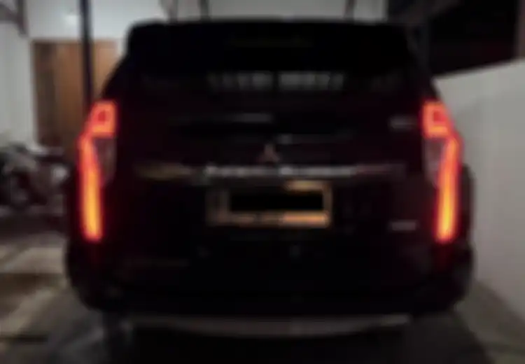 Dijuluki Lampu Menangis, Segini Harga Lampu Rem Pajero Sport