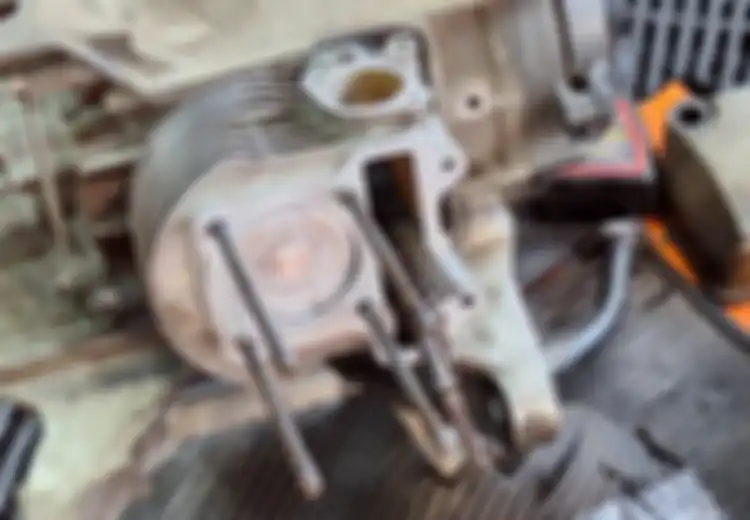 Niatnya Bersih Malah Bikin Kantong Jebol, Jangan Lagi Pakai Solar Buat Cuci Mesin Motor Bekas