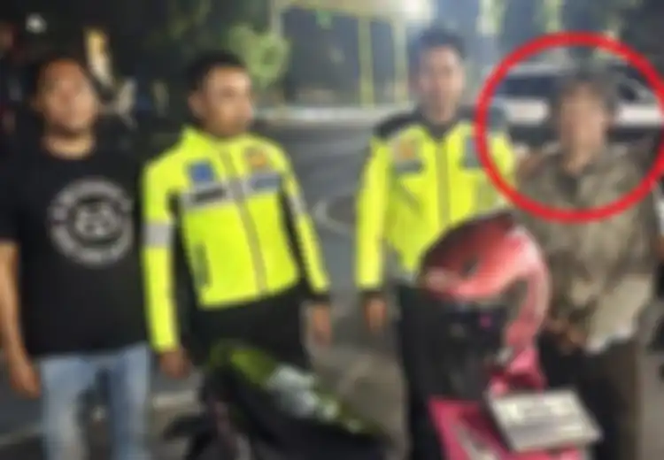 Capek-capek Arungi Laut Naik Honda BeAT, Pria Ini Disambut Polisi dan Nyaris Dikeroyok Warga