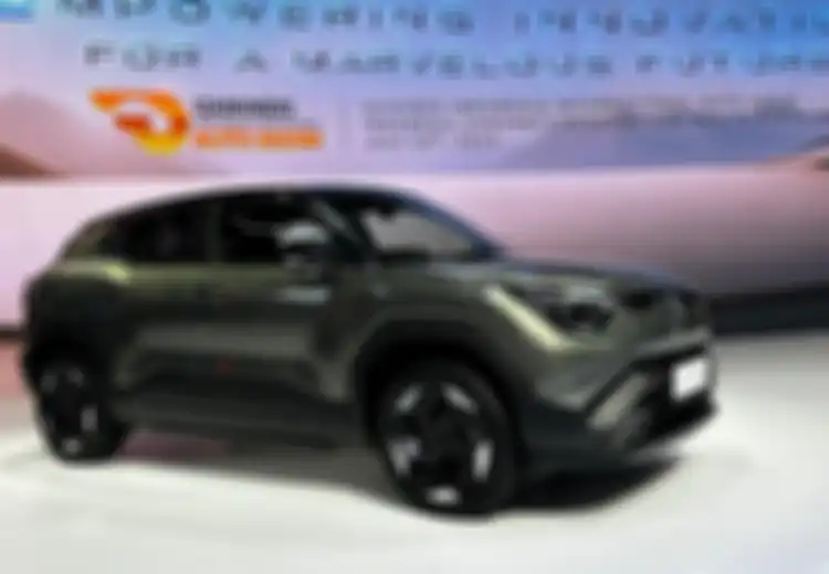 Sudah Dipajang di GIIAS 2024, Ini Perkiraan Harga Suzuki e Vitara