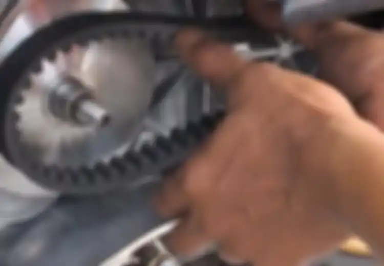 Teliti Saat Beli! Begini Dampak Pakai V-belt Lebih Pendek di Motor Matik