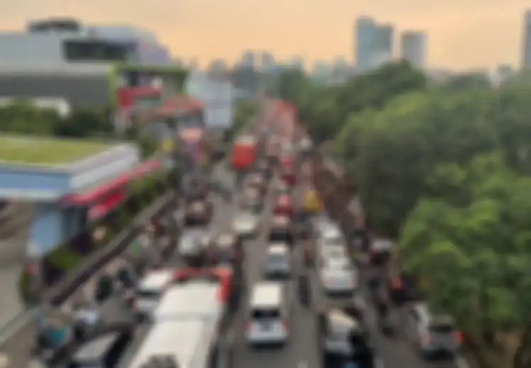 Begini Trik Bikin Irit Bahan Bakar Mobil Bekas Saat Terjebak Macet Panjang