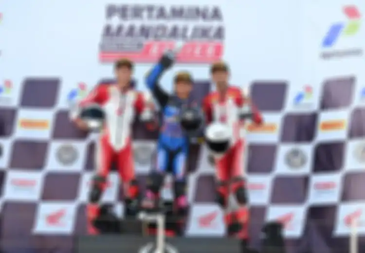 CBR600RR Ngebut Gak Ada Ampun, AHRT Dominasi Seri-4 Mandalika Racing Series 2025