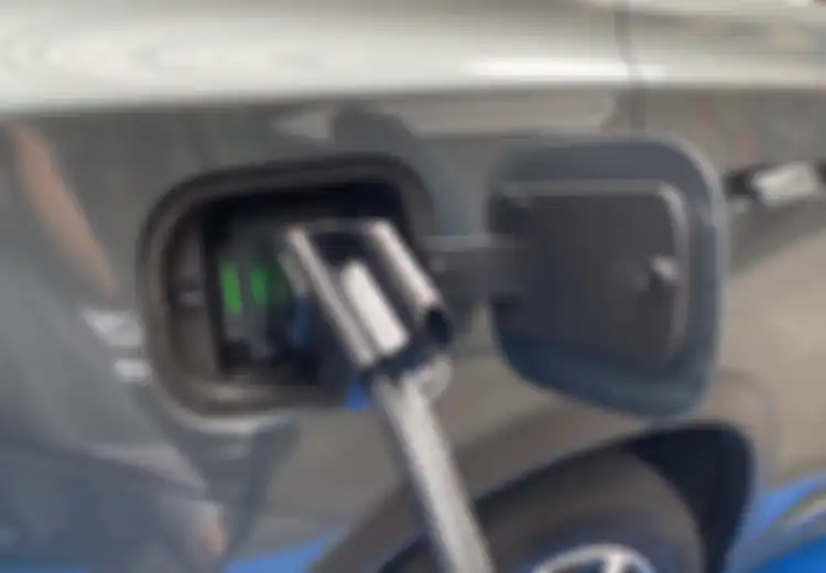 Mau Beli Mobil Bekas Listrik? Begini Cara Merawat Baterainya Agar Awet