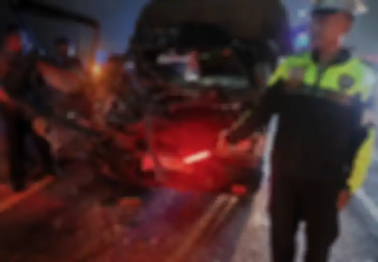 Mitsubishi L300 Berubah Wujud Mengerikan di Jembatan Suramadu, Pengemudi Lepas Nyawa di Kabin
