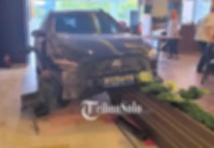 Mobil Listrik MG ZS Mendadak Masuk Hotel, Tamu Antre Makan Kocar-kacir