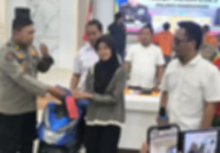 Dik Ana Dapat Kado Wisuda Dari Polres Pamekasan, Honda BeAT Terselamatkan Dari Tangan Garong