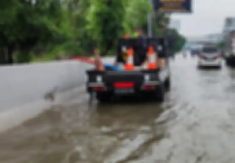 Akses Tol Sedyatmo Terbatas Akibat Banjir, Pengendara Disarankan Lewat Jalur Alternatif