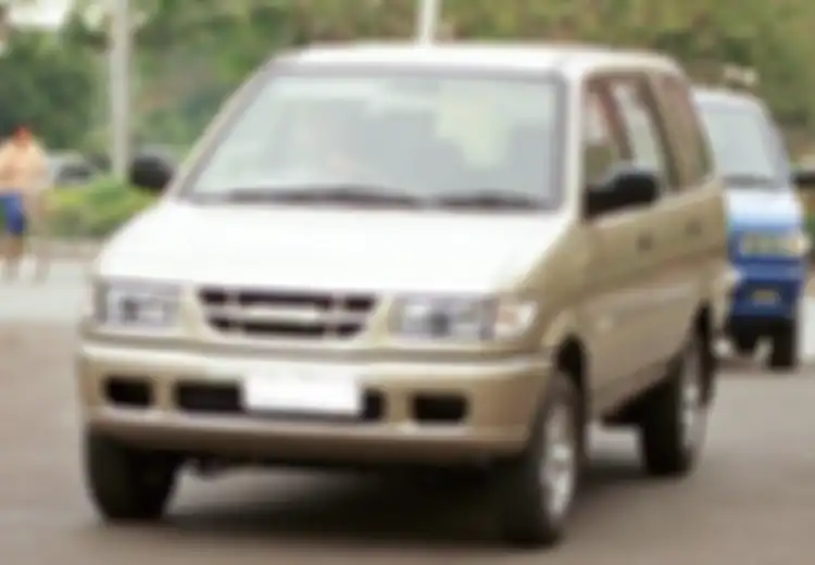 Intip Mobil Bekas Isuzu Panther 2002, Siap Tenggak Bio Solar Harga Mulai 80 Jutaan