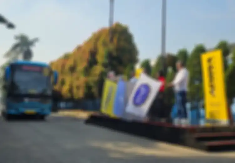 Sepuluh Bus Digeber Adira Finance Berangkatkan 300 Pemudik di Kurma 2026