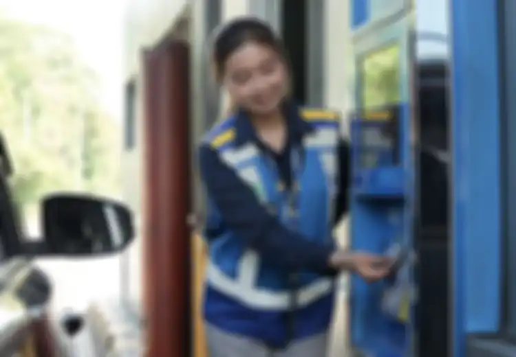 Saldo Tipis, Tol Jadi Ngantri! 21 Ribu Kendaraan Kena Drama E-Toll Saat Mudik