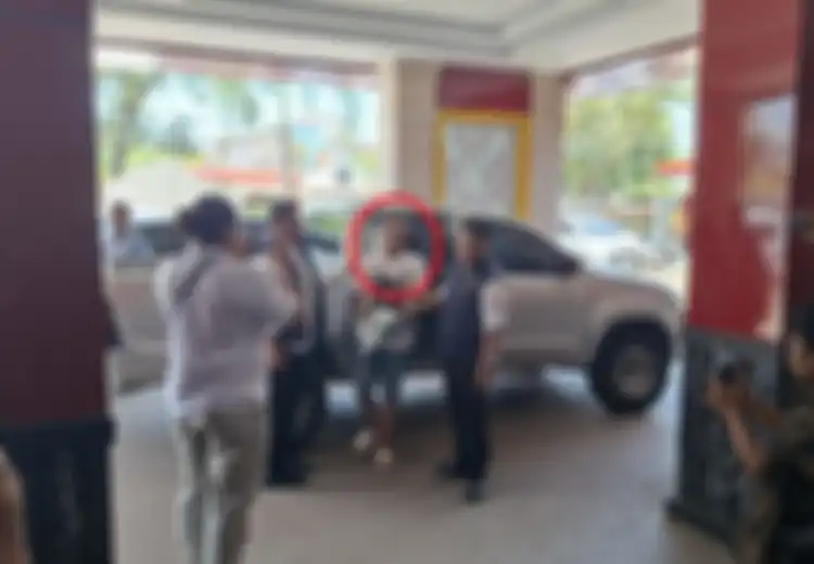 Pemilik Showroom Mobil Bekas Dijambak Polisi, Permainkan Banyak BPKB Senilai Rp 5 Miliar