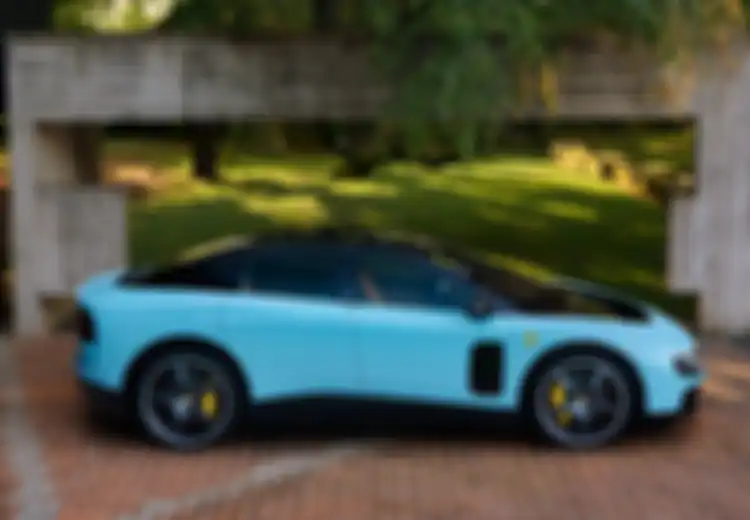 Konsumen Tetap Jadi Raja, Pilihan Warna Ferrari Luce Banyak Banget!