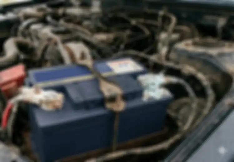 Bikin Mobil Bekas Gagal Starter, Ini 2 Penyebab Utama Munculnya Serbuk Putih di Aki