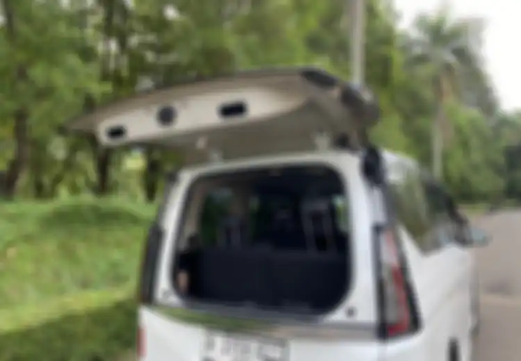 Bikin Kepala Kejedot, Ini Dua Tanda Sokbreker Bagasi Mobil Bekas Mulai Lemah