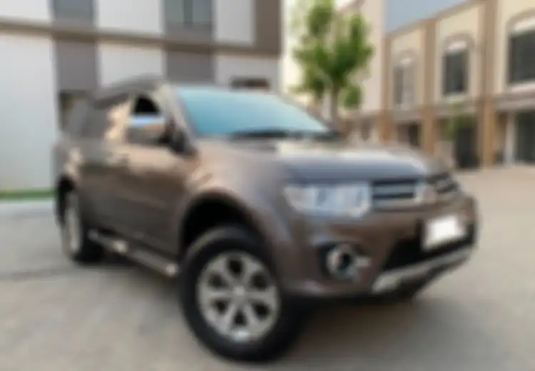 Mobil Bekas Mitsubishi Pajero Sport Dakar Matik 2014, Dijual Cuma Rp 200 Jutaan