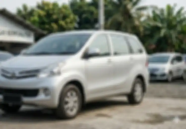 Mobil Bekas Murah Buat Keluarga Cek Harga Daihatsu Xenia 2012