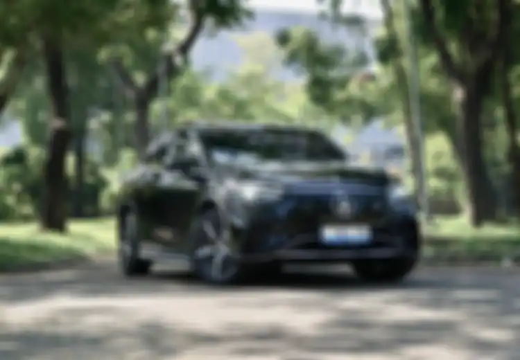Sekali Ngecas, Sejauh Apa Jarak Tempuh Mercedes-Benz EQE 350 SUV?