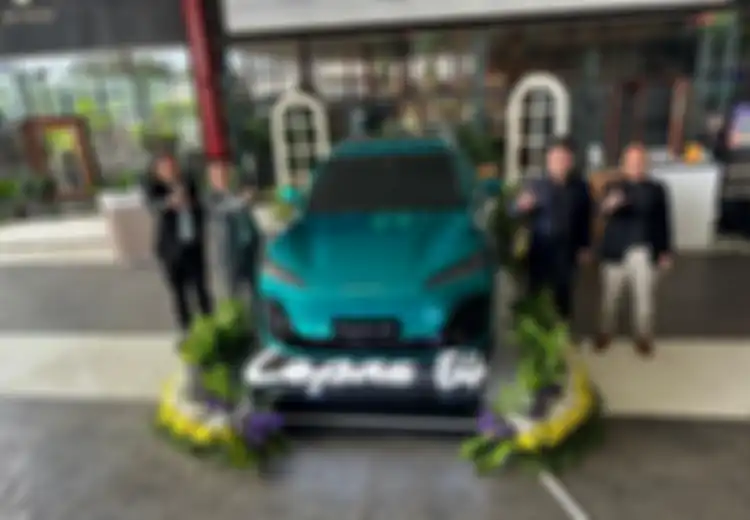 Mobil Listrik Lepas E4 BEV Resmi Tampil Perdana di Indonesia