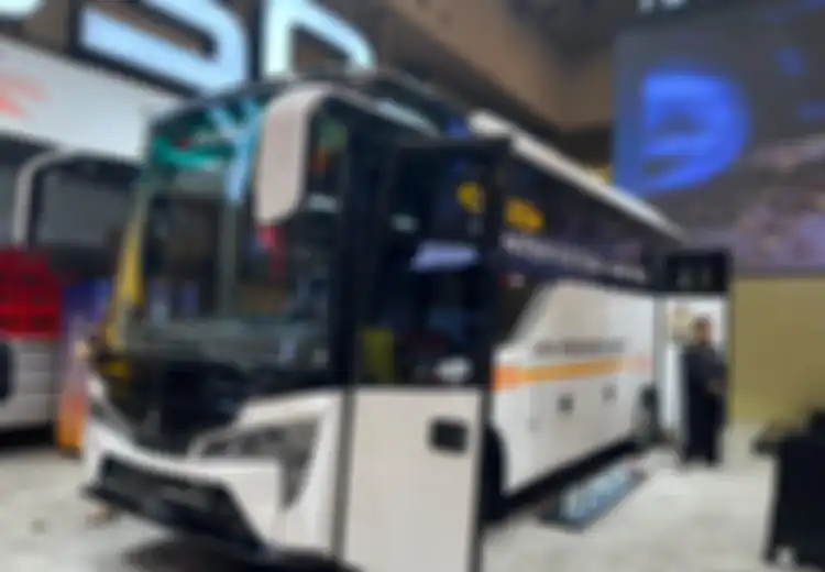 Dukung Pariwisata Nasional, Mitsubishi Fuso Andalkan Canter Extra Long Bus