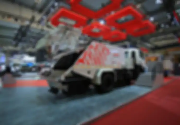 Isuzu Kenalkan GIGA FVR Road Sweeper, Siap Dukung Operasional Kebersihan Jalan
